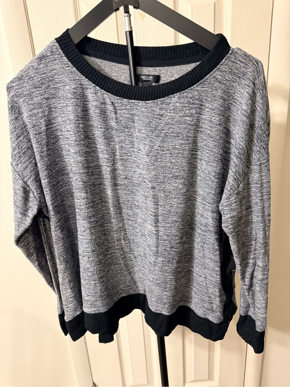 Simply Vera Vera Wang Heather Gray & Black Ribbed Trim Sweatshirt Top L
